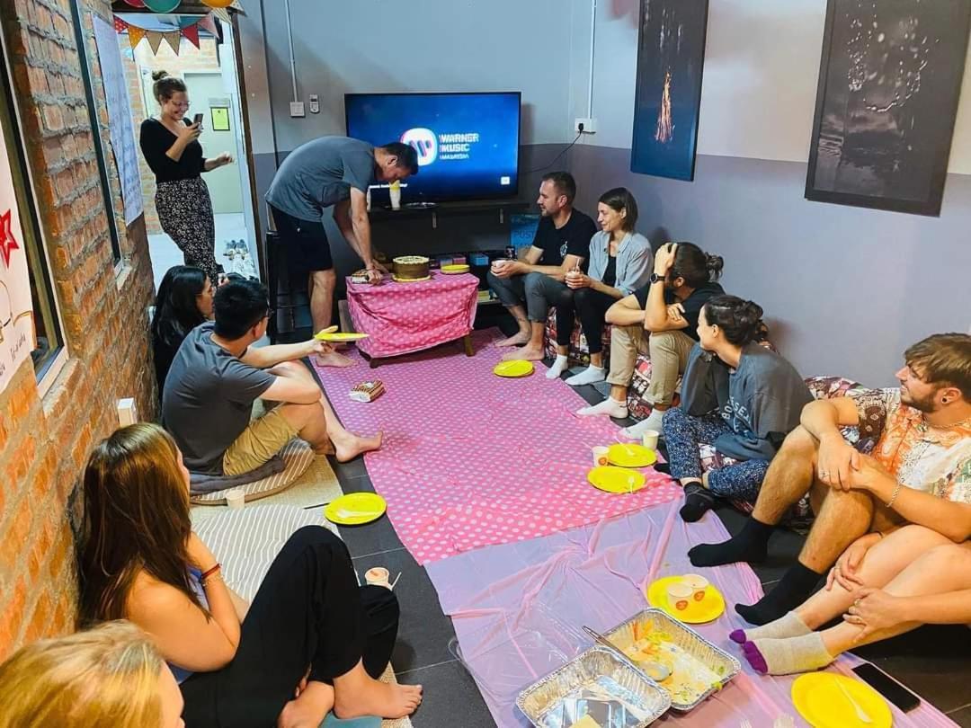 Hotel Bricks Backpackers Sleepbox à Tanah Rata Extérieur photo